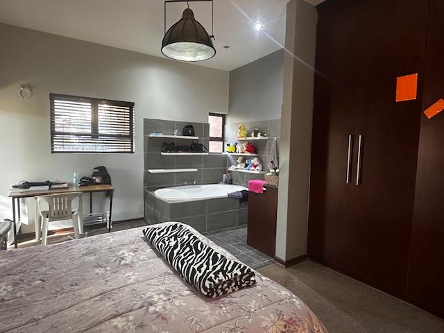 4 Bedroom Property for Sale in Woodland Hills Free State